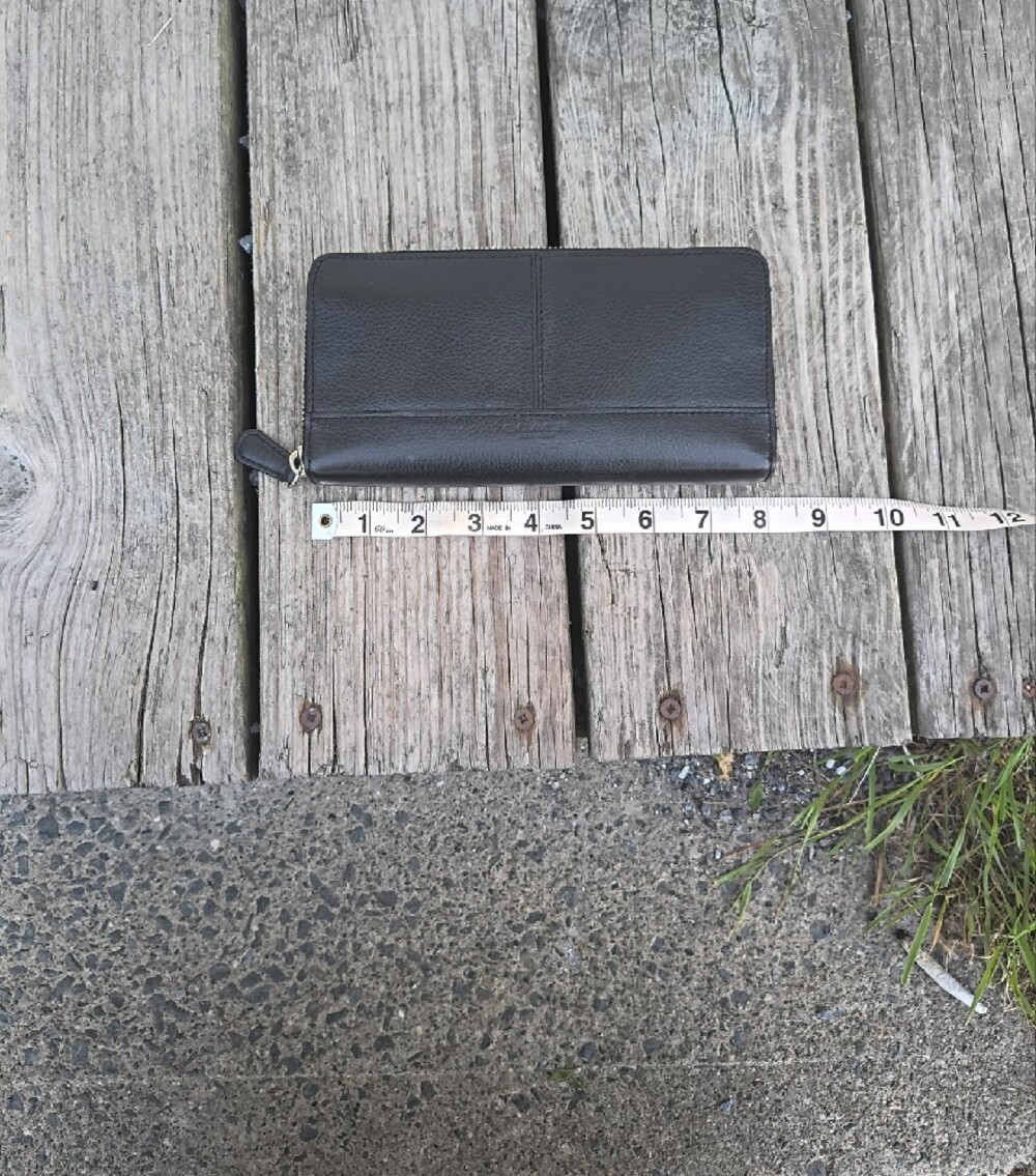 Coach || Classic Black Wallet - Picture 8 of 15
